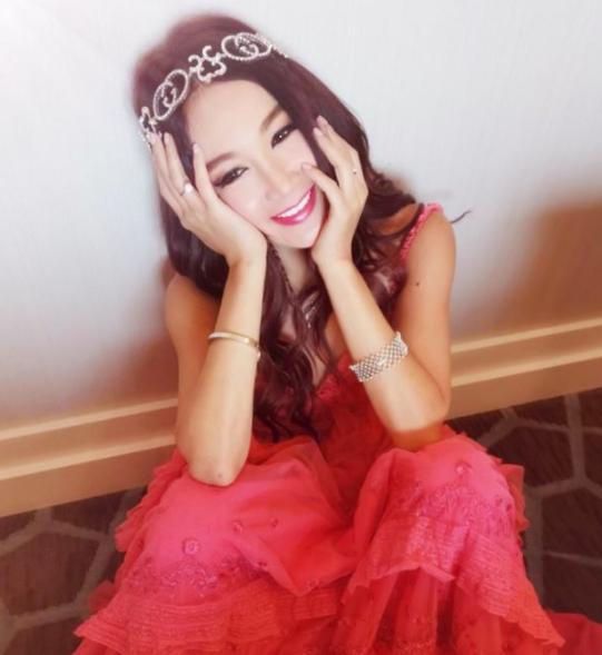 冻龄少女温碧霞,挑战混搭珠宝搭配,谁说中年女子就不可以美起来