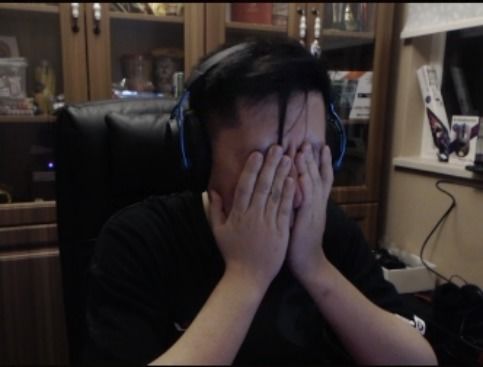 虎牙csgo主播ququ直播大惊失色,收到礼物表情管理竟然失控