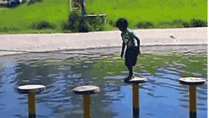 搞笑gif,妹子,你的动作,让我想起了一个仙