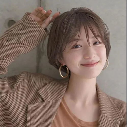 今日优质头像心里若有了良人,眼里遍全是路人