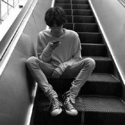 黑白男头像高冷,帅最招女人喜欢的