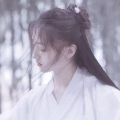甜甜的文章温苒坐在公交车上痴痴地看着