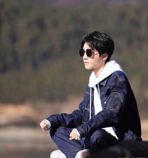 恰好是少年王俊凯官方海报已发出,穿着诠释出青春活力,恰似阳光少年