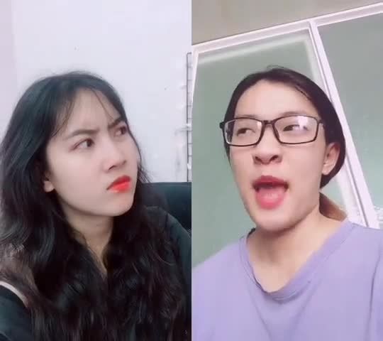现实中如果真的要和表情这么搞笑的小姐姐吵架,我真的会笑场