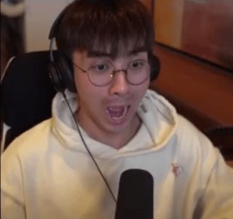 徐大虾还玩恐怖游戏吓懵后表情实在搞笑,网友表示效果满分