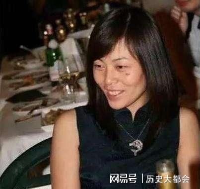 黄渤追求小欧13年,婚后把她宠成公主,成影帝后仍对其不离不弃