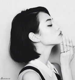 日本当红模特水原希子性感美照独特诱惑力