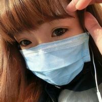 求女生戴着口罩的图片和视频