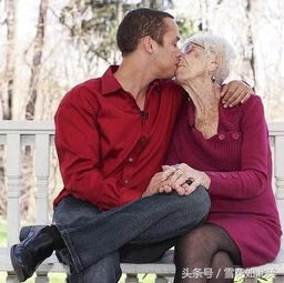 30岁年轻外国小伙5年内只约会60岁以上的女士,年龄最大者91岁