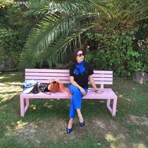 中年女人出游穿搭攻略随性慵懒的简约搭配,很优雅很有女人味