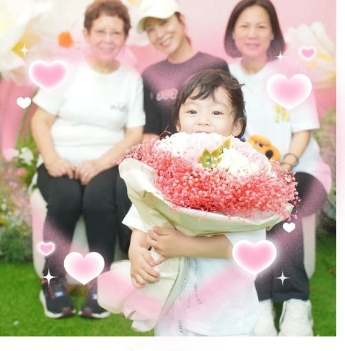 杨怡带妈妈婆婆过母亲节,同框画面温馨有爱,小珍珠姐弟软萌出镜