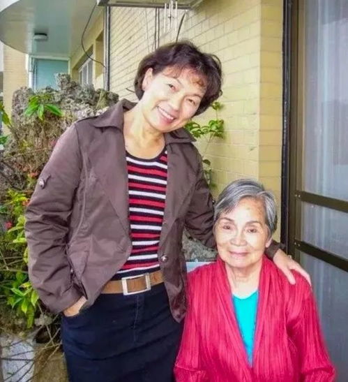 94岁母亲举报65岁女儿聚众打麻将,热度第一的评论居然有8000多条回复,看完瞬间泪奔