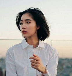 女生对你心动的时候,一般会有这3个表现,全中就是认定你了