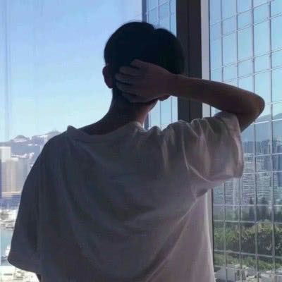 2020新版微信头像男背影图片2020独一无二男生唯美背影头像