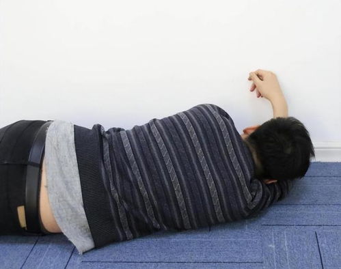 55岁男子,深夜脑梗瘫痪,建议中老年人晚饭后尽量少做4件事