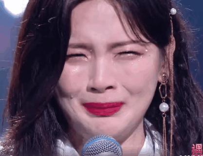 火箭少女解散,杨超越哭成表情包,搞笑发言和老板吵架第一名