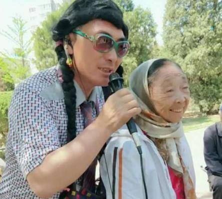 相差32岁的忘年恋小伙8岁时就爱慕对方,27岁时把舅妈变成老婆