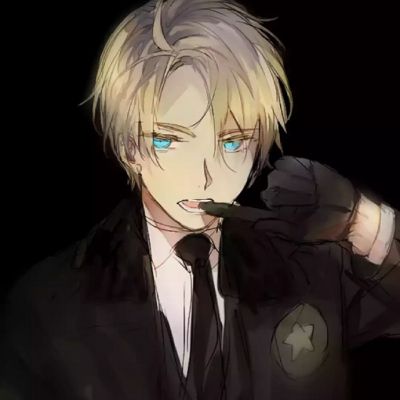 黑夜西装美男