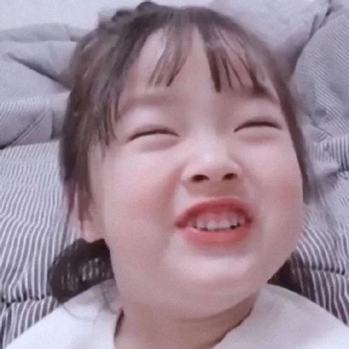 刚睡醒的搞笑表情图片半张