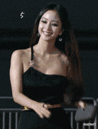妹子非要来我宿舍玩电脑,都这么晚了还不走,好心疼电费啊