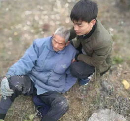 常州一86岁老人摔倒受伤躺地1小时无人问津