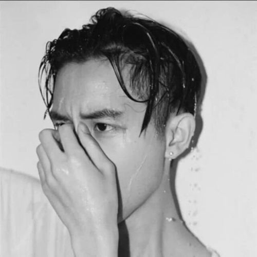 四十多岁的男人用什么头像好面相