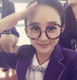 女星戴眼镜有人可爱有人囧林心如唐嫣赵丽颖杨幂舒淇宋茜刘亦菲林允儿刘诗诗迪丽热巴