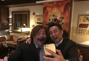 黄磊微博晒搞笑自拍好一组活动的表情包