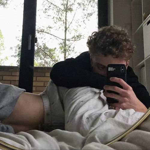 有没有偏成熟沉稳一些的欧美风男生头像