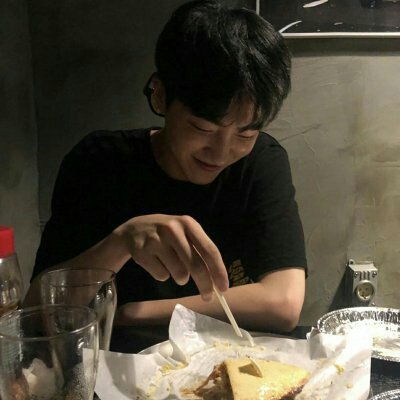 伤感头像男生抽烟背影