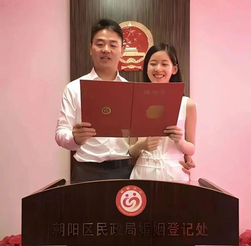 30岁章泽天和刘强东欧洲杯合体幸福感满满,马云却独自一人