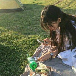 qq女生唯美头像侧面韩风强扭的瓜不甜但是可以解渴
