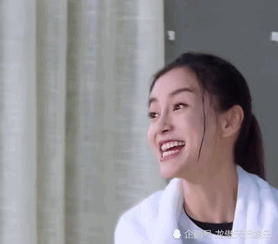 表情baby泳池大战选择宋雨琦时,谁注意到郑恺的表情,暴露情商表情