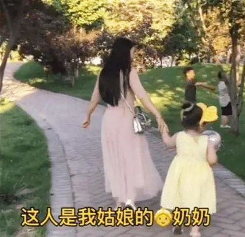 50岁仙女奶奶走红,腰围一尺八,带娃出门常被误认为宝妈