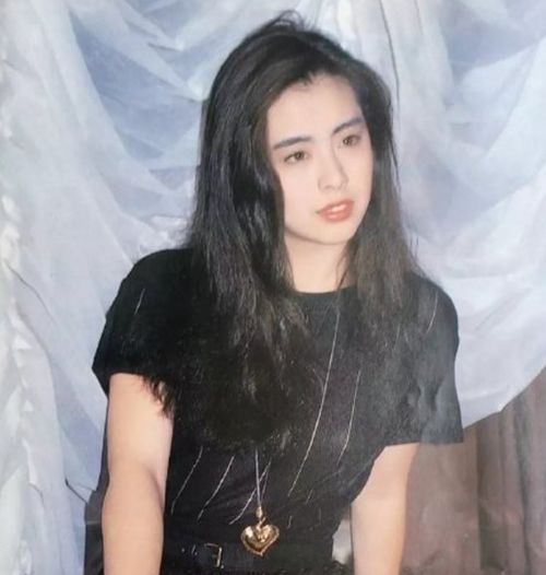 王祖贤晒近照尽显优雅美丽,气质依旧能秒杀众多女星