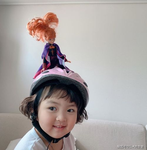 微信表情包女孩罗熙长大了带妹妹一起当模特圈了41w粉