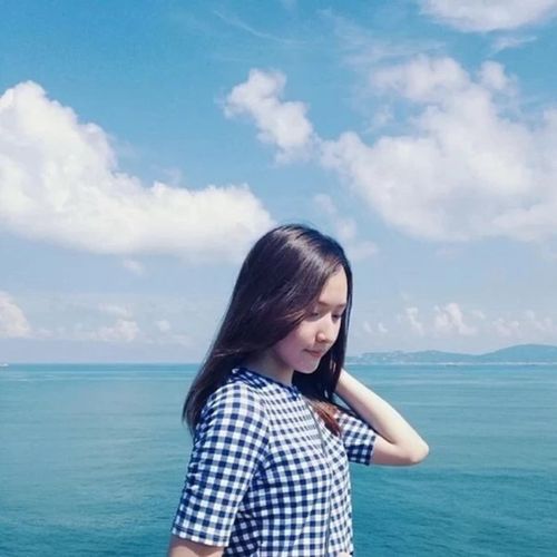 女生可爱头像卡通蓝色张佳宁