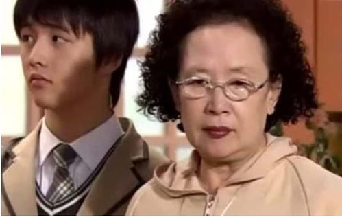 搞笑一家人里面,奶奶罗文姬化妆师哪一集啊
