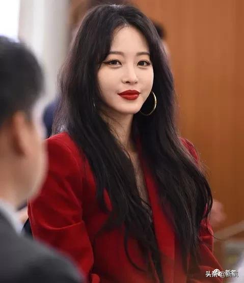 好歹也是娱乐圈第一代人造顶级美女,怎么也因为乱填充翻车了