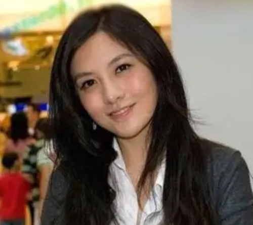 香港女富豪纪凯婷,30岁坐拥500亿资产,却爱上1名农村出身的小伙