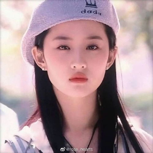 天气转凉带上贝雷帽,品品美女戴上帽子的神仙颜值