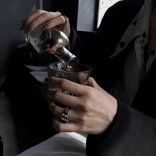 验证人心的,不是金钱,不是语言,而是......深度好文