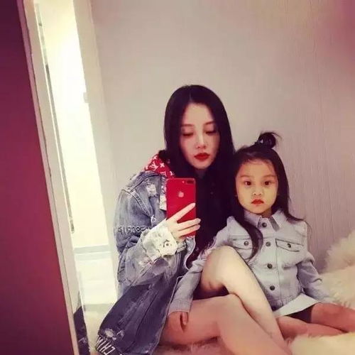 5岁的甜馨变白变美还这么会穿衣网友把李小璐都比下去了
