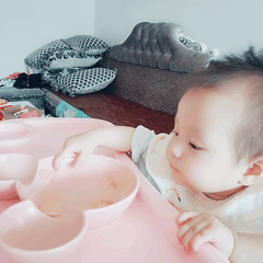 一一表情非常丰富有趣的小奶娃超级可爱