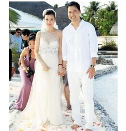 春晚闹笑话遭吐槽后,与认识90分钟的富商结婚,今40岁如少女
