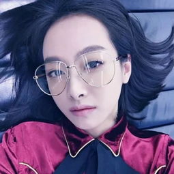 戴对眼镜真的像整容了一样,原来圆脸方脸戴这几款眼镜最显脸小