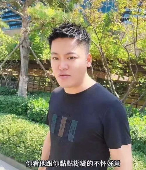 50岁富婆爱上小鲜肉,不在乎他小16岁,坦言他身体结实爱吃醋
