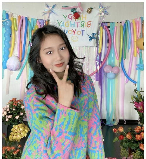 陈浩民妻子女儿同天生日,一家六口共用一张脸,蒋丽莎年轻似少女