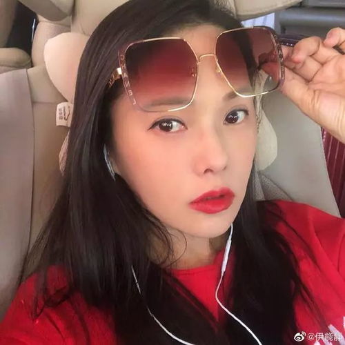 做慈善,怎么能少了她