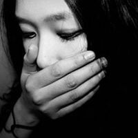 伤心哭泣的女生qq流泪头像你是我的毒瘾我戒不掉